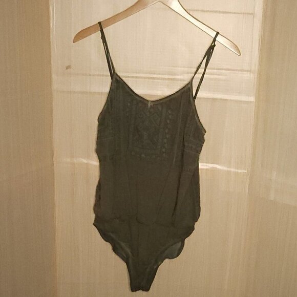 Knox Rose Green Boho Embroidered Adjustable Strap Bodysuit Large - Picture 1 of 7